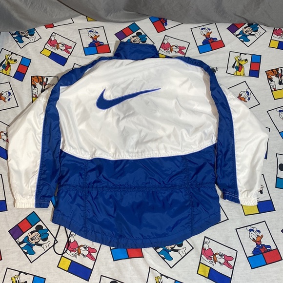 Vintage 90s Red Label Nike Windbreaker - Picture 5 of 10